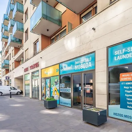 Modern And Sunny With Balcony Апартаменты Будапешт