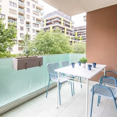 Modern And Sunny With Balcony Lägenhet Budapest