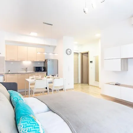 Apartment Modern And Sunny With Balcony Budapest